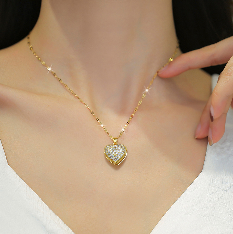 The Aurelia Heart Necklace